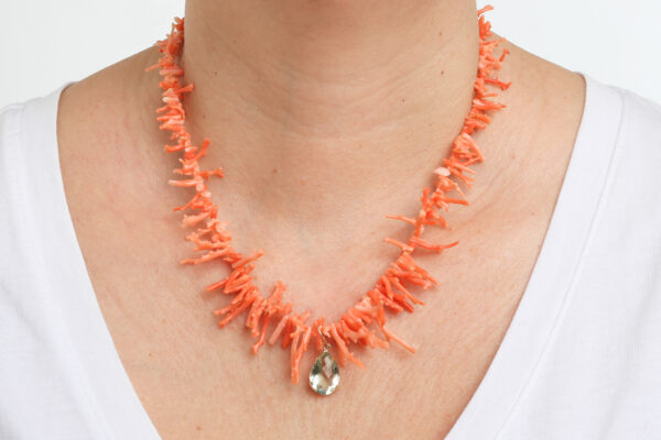 colar 18k fio de coral natural pingente turmalina verde