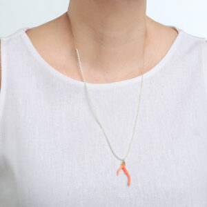 pingente de coral e ouro 18k