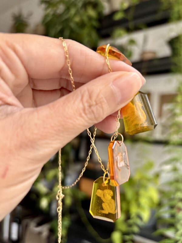 colar ouro 18k e cristais