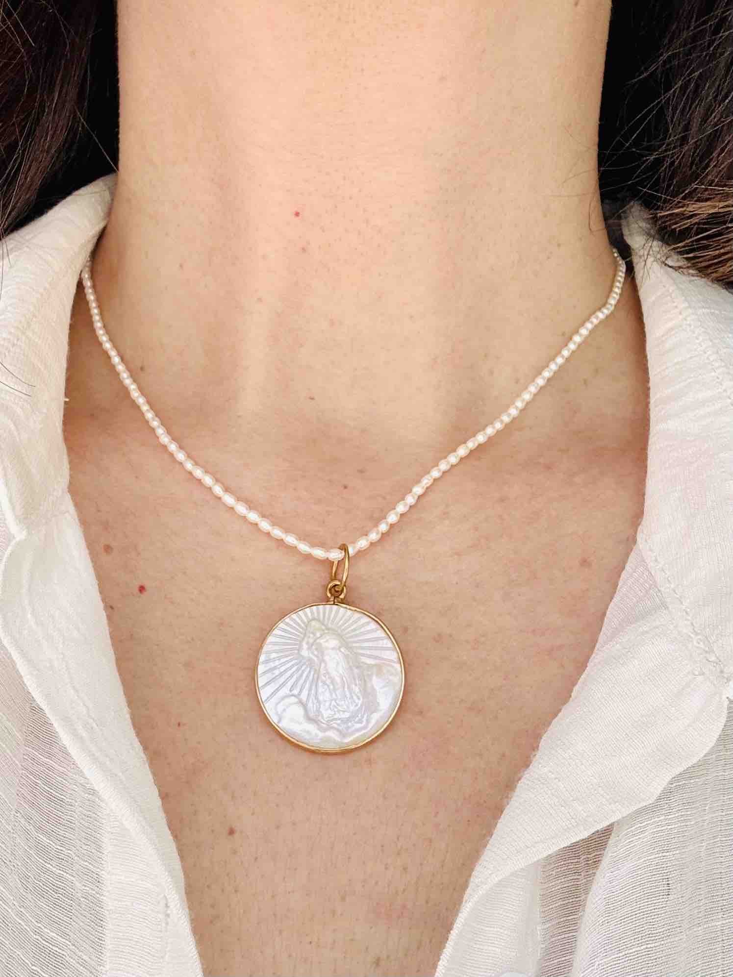 colar perolas pingente antigo